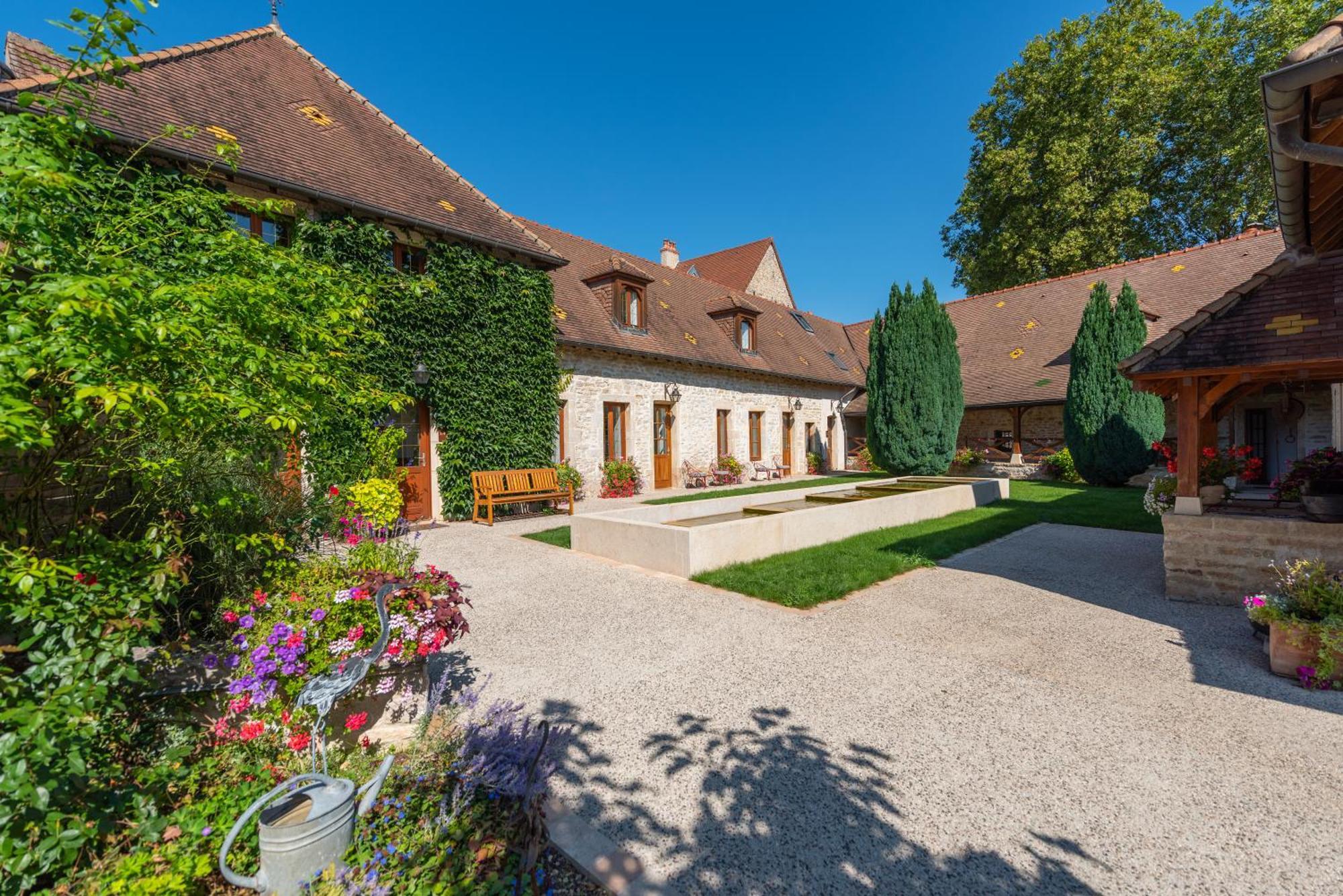 Hotel Hotel Le Clos De La Vouge 3*